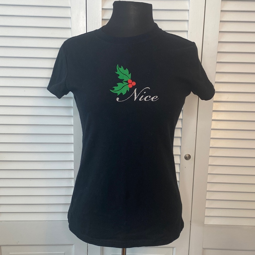 Christmas T-shirt Black with Holly ‘Nice’